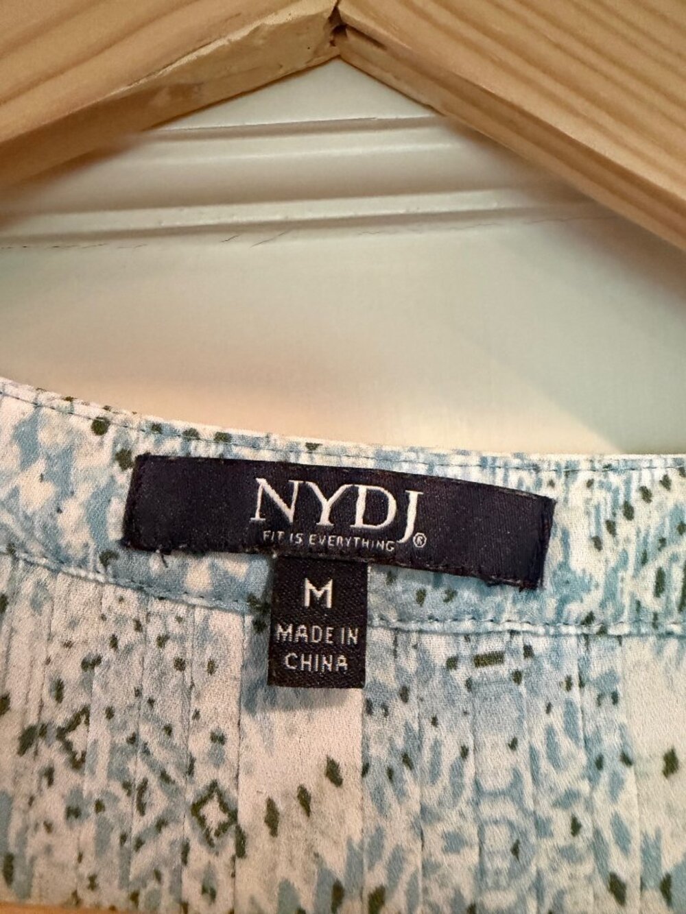 Perfect Spring flowy top - Picture 3 of 4